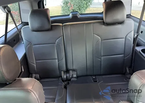 2016 Chevrolet Suburban C1500 Ltz z USA, uszkodzony, nr VIN 1GNSCJKC7GR465188